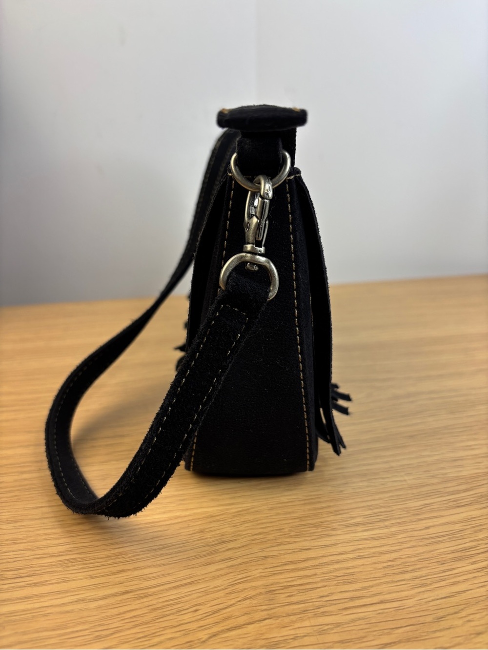 Vintage Nine West Black Suede Fringe Baguette Bag - Picture 5 of 15